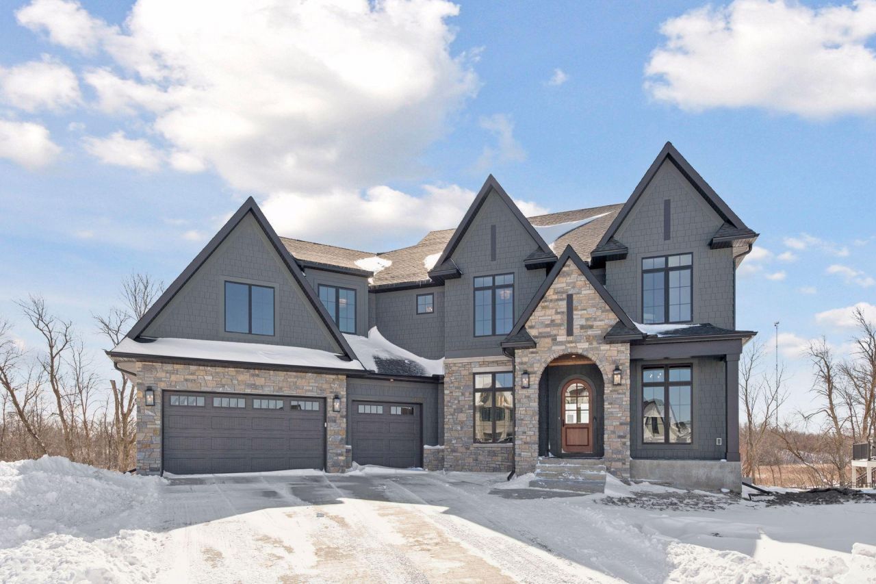 1973 Leaping Deer Circle , Medina, MN 55340