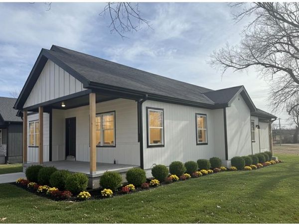 223 E Mill Avenue, Osawatomie, KS 66064