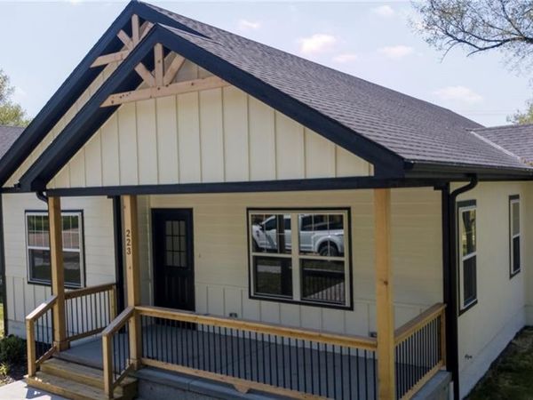 223 E Mill Avenue, Osawatomie, KS 66064