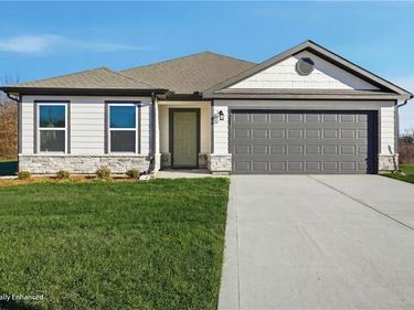 521 SE Nelson Drive, Blue Springs, MO 64014