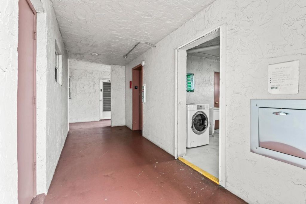 225 Bonnie Boulevard, Unit 302, Palm Springs, FL 33461 Photo