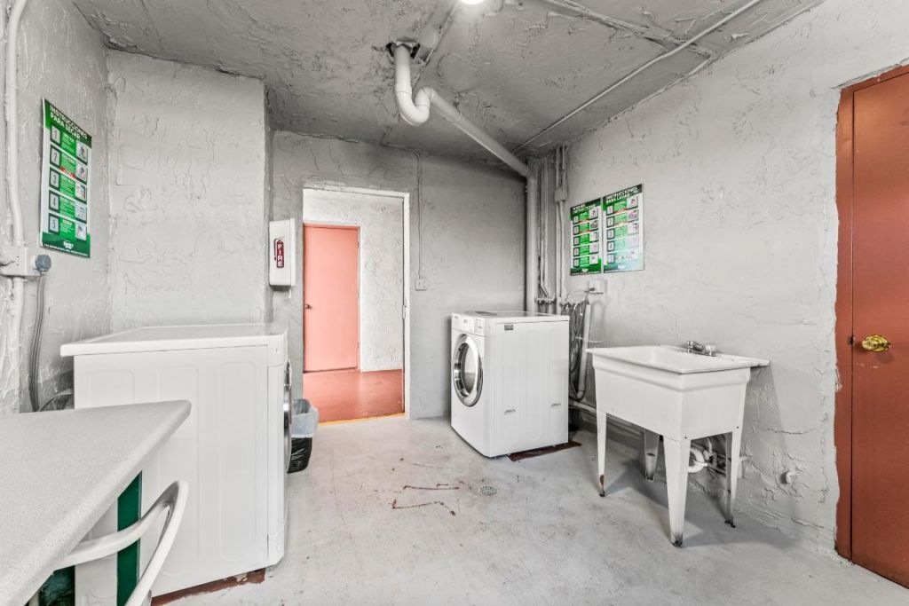 225 Bonnie Boulevard, Unit 302, Palm Springs, FL 33461 Photo