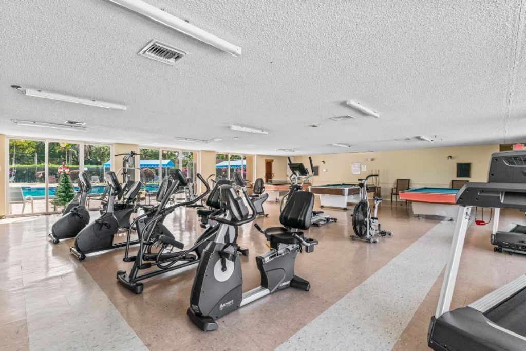 225 Bonnie Boulevard, Unit 302, Palm Springs, FL 33461 Photo