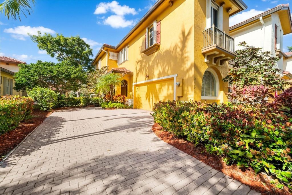 5772 NW 119th Drive, Coral Springs, FL 33076 Photo