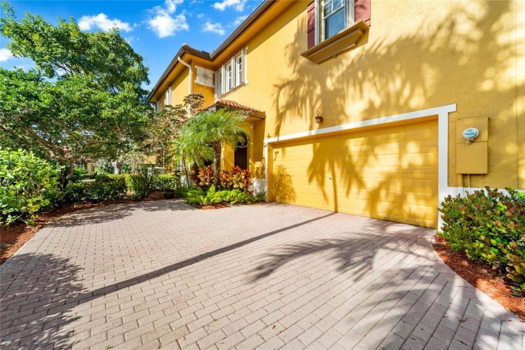 5772 NW 119th Drive, Coral Springs, FL 33076 Photo