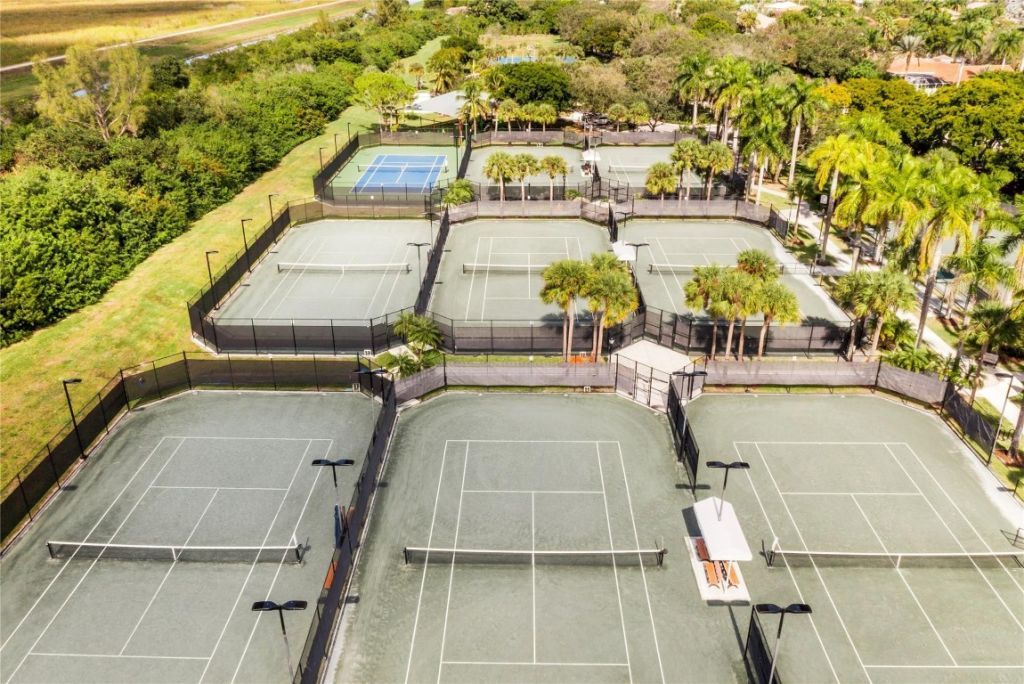 5772 NW 119th Drive, Coral Springs, FL 33076 Photo