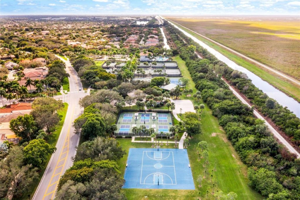 5772 NW 119th Drive, Coral Springs, FL 33076 Photo