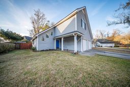 111 River Oak Lane photo 4