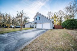 111 River Oak Lane photo 4