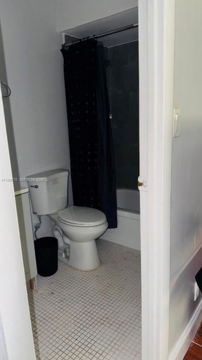 5000 NW 36th St , Unit 402, Lauderdale Lakes, FL 33319 Photo