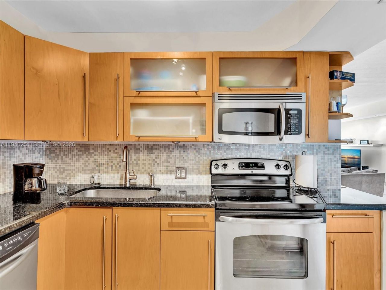 20379 W Country Club Dr , Unit 1138, Aventura, FL 33180 Photo