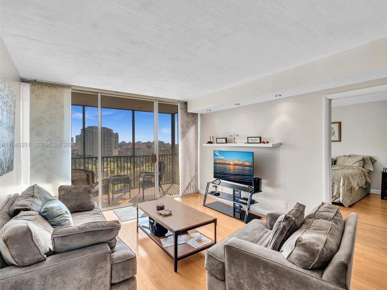 20379 W Country Club Dr , Unit 1138, Aventura, FL 33180 Photo