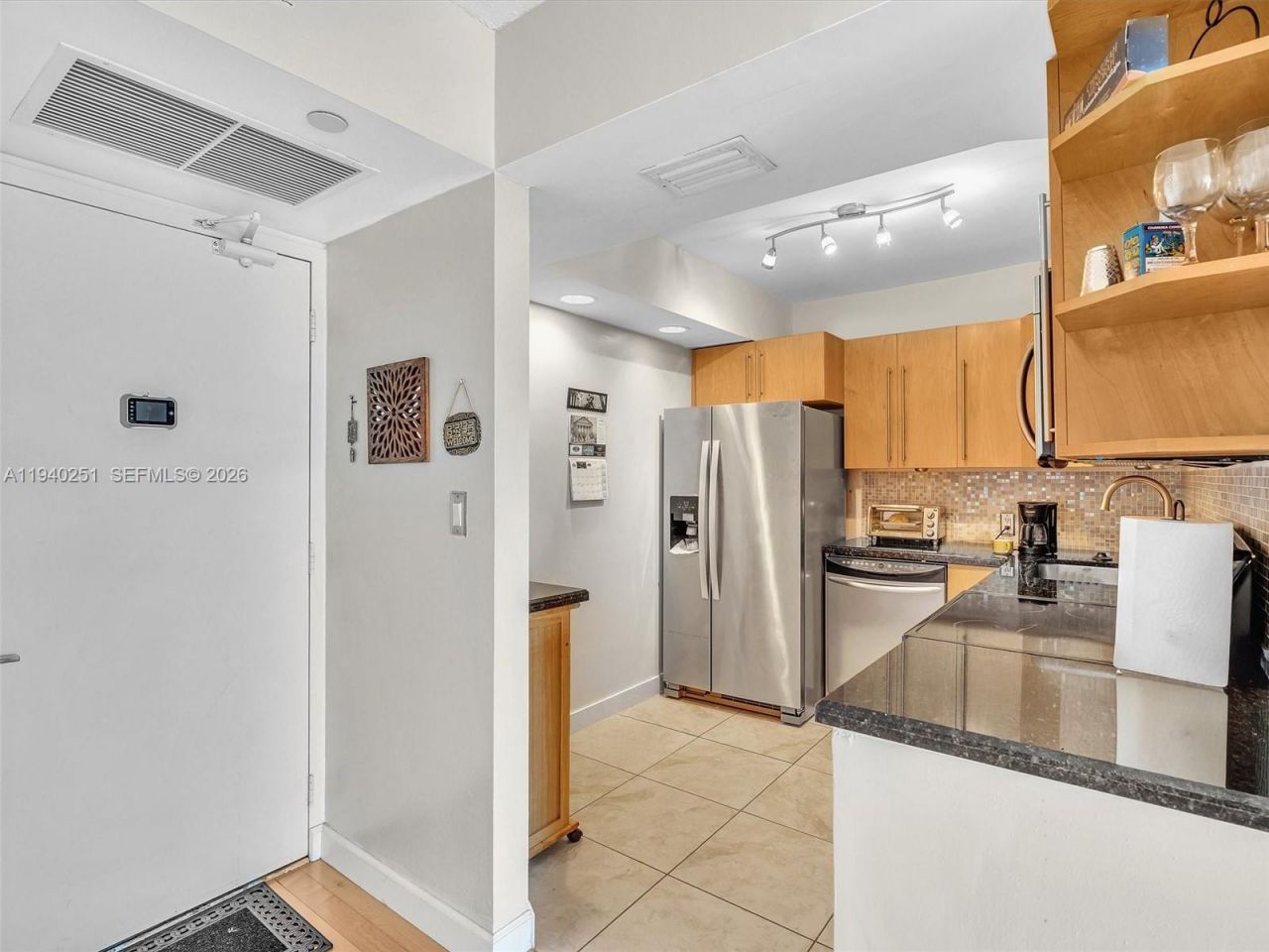 20379 W Country Club Dr , Unit 1138, Aventura, FL 33180 Photo