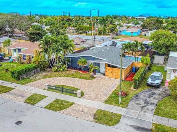 801 NE 57th St, Oakland Park, FL 33334