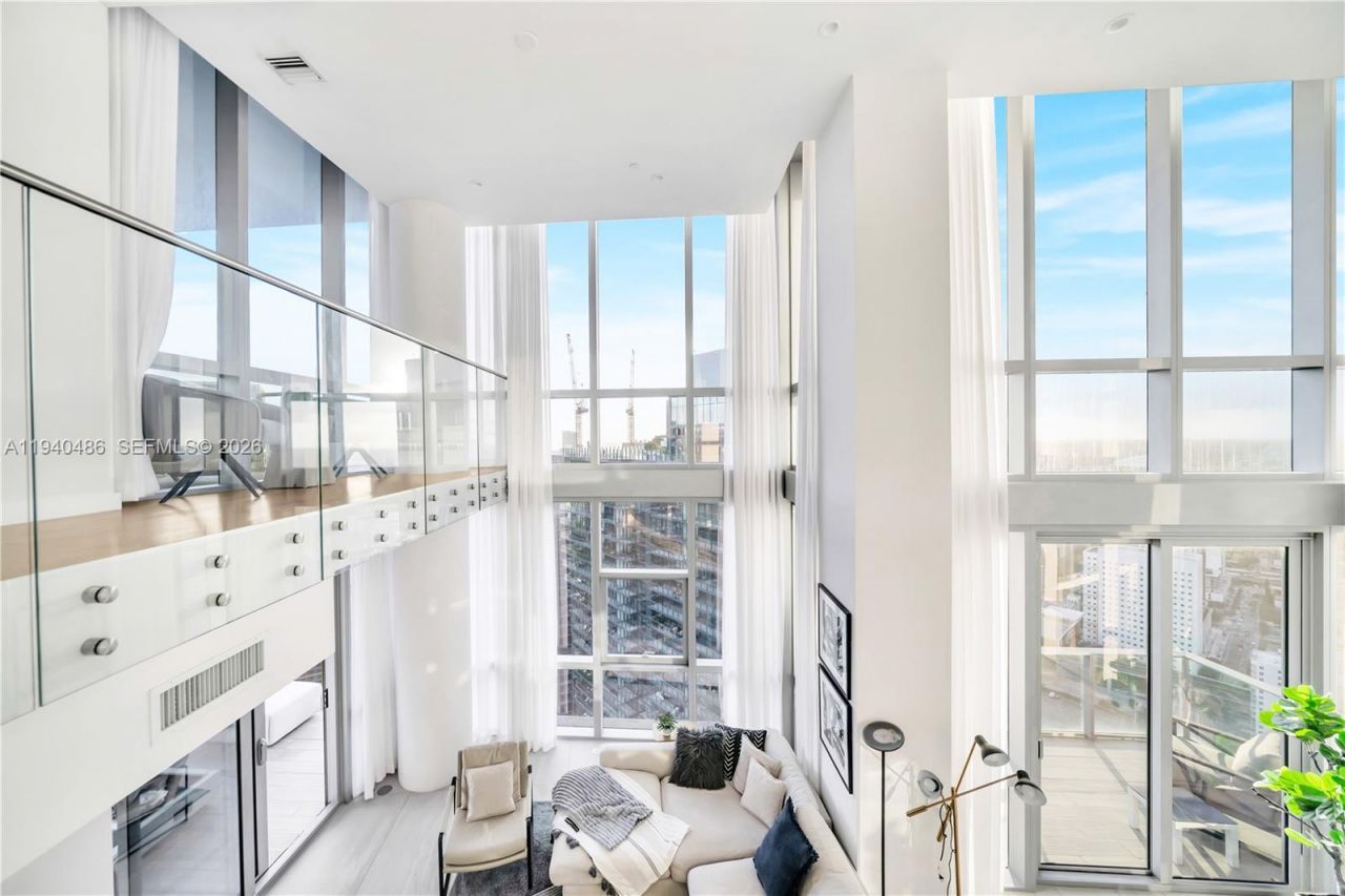 851 NE 1st Avenue, Unit Penthouse, Miami, FL 33132 Photo