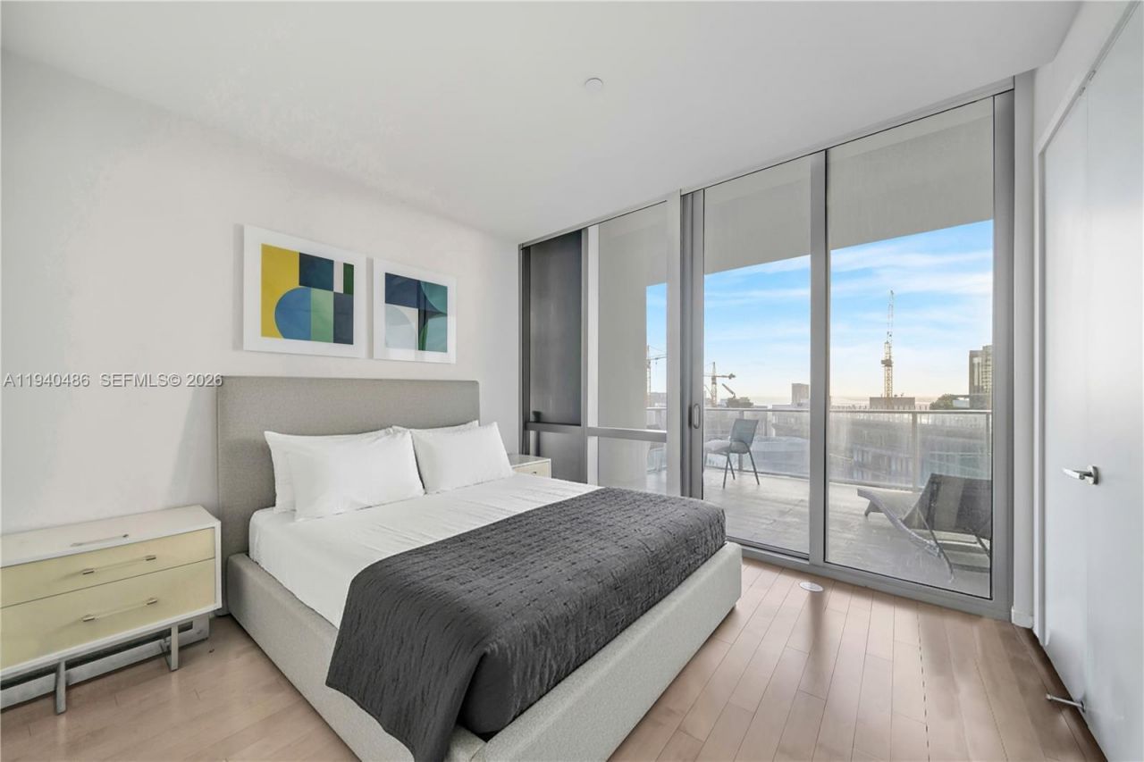 851 NE 1st Avenue, Unit Penthouse, Miami, FL 33132 Photo