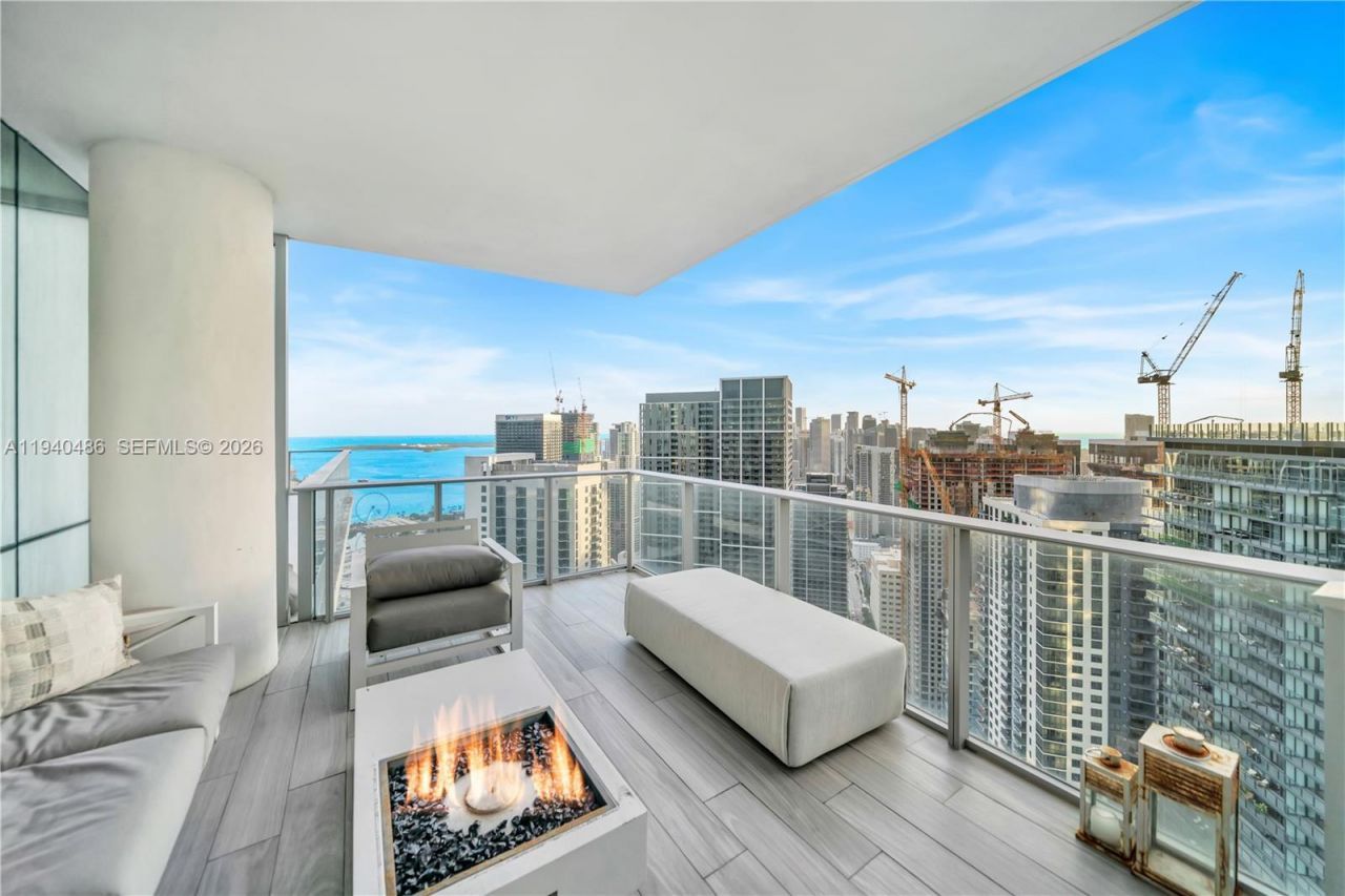 851 NE 1st Avenue, Unit Penthouse, Miami, FL 33132 Photo