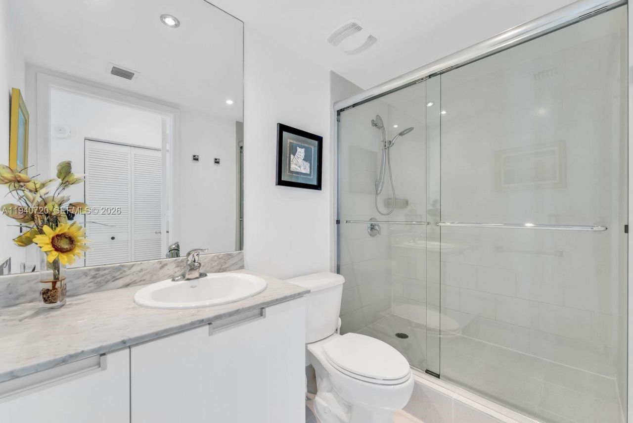 1881 79th St Cswy, Unit 1002, North Bay Village, FL 33141 Photo