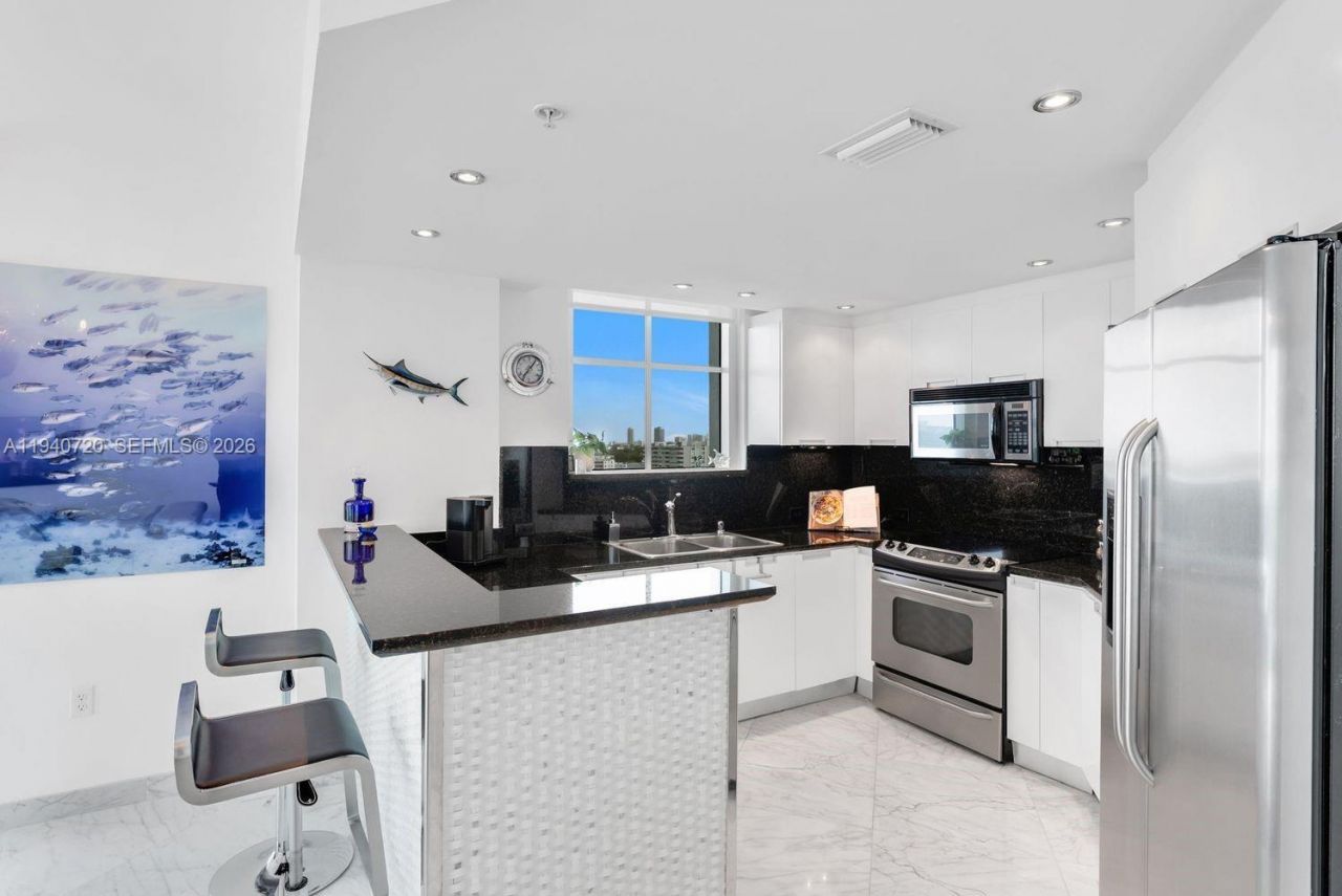 1881 79th St Cswy, Unit 1002, North Bay Village, FL 33141 Photo