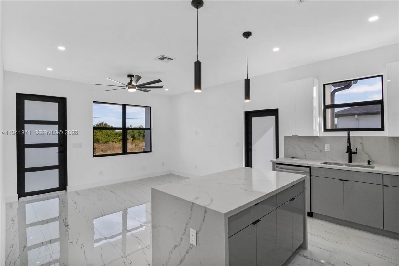 5043/5045 Benton, Lehigh Acres, FL 33971 Photo