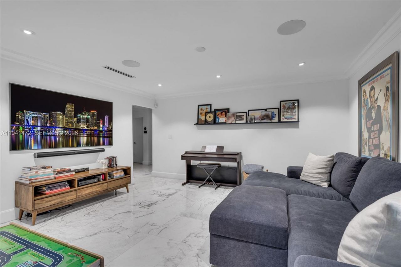 1030 Manati Ave, Coral Gables, FL 33146 Photo