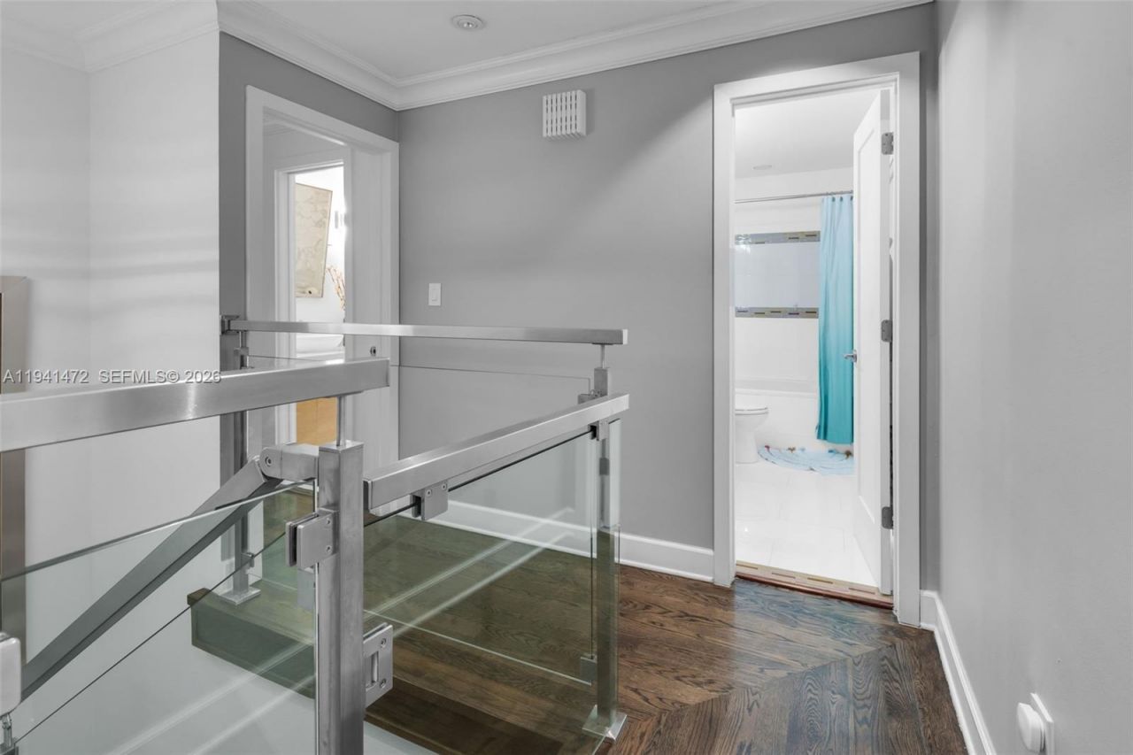 1030 Manati Ave, Coral Gables, FL 33146 Photo