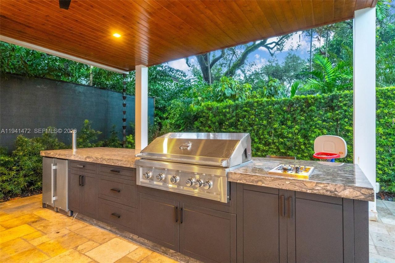 1030 Manati Ave, Coral Gables, FL 33146 Photo