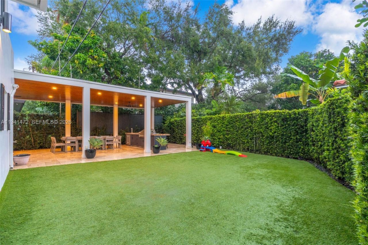 1030 Manati Ave, Coral Gables, FL 33146 Photo