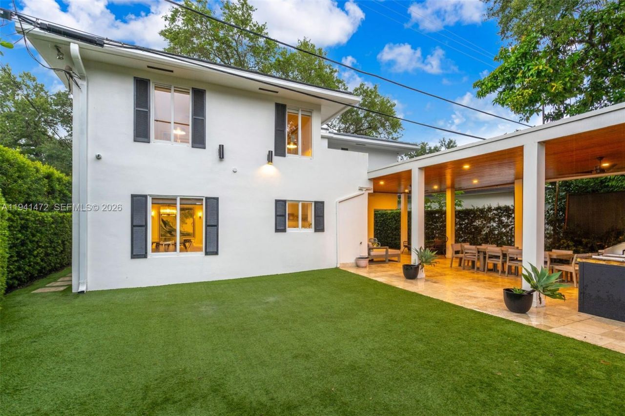 1030 Manati Ave, Coral Gables, FL 33146 Photo