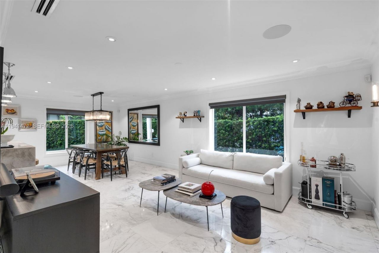 1030 Manati Ave, Coral Gables, FL 33146 Photo