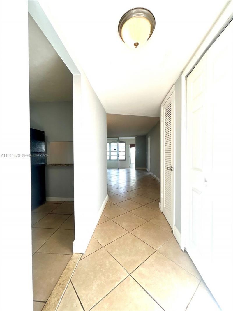 8300 Sunrise Lakes Blvd, Unit 112, Sunrise, FL 33322 Photo