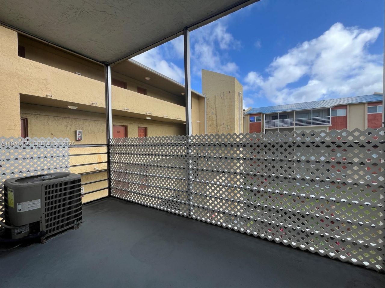 3700 NW 21st St, Unit 304, Lauderdale Lakes, FL 33311 Photo