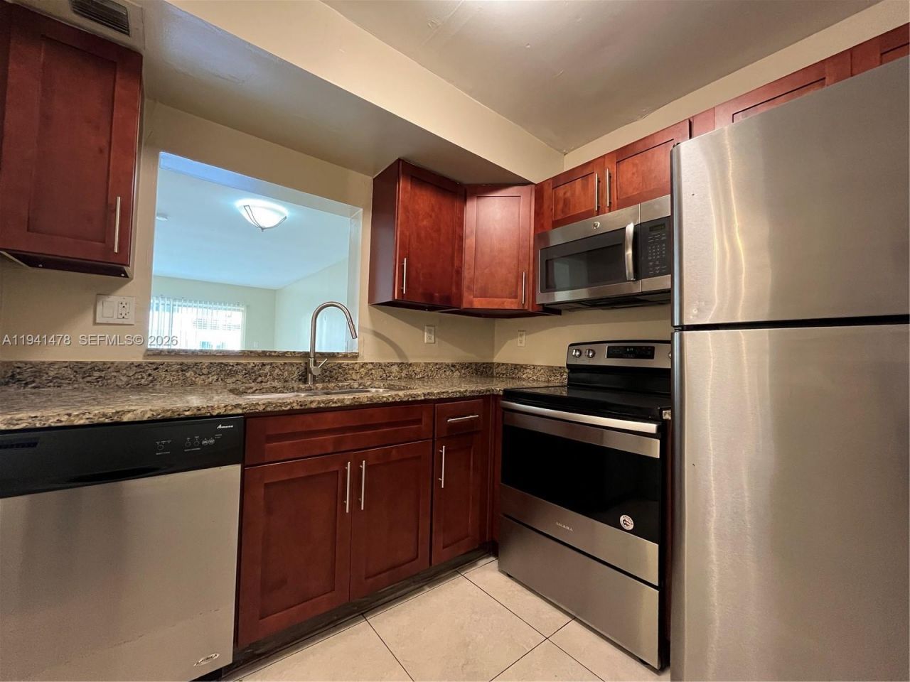 3700 NW 21st St, Unit 304, Lauderdale Lakes, FL 33311 Photo