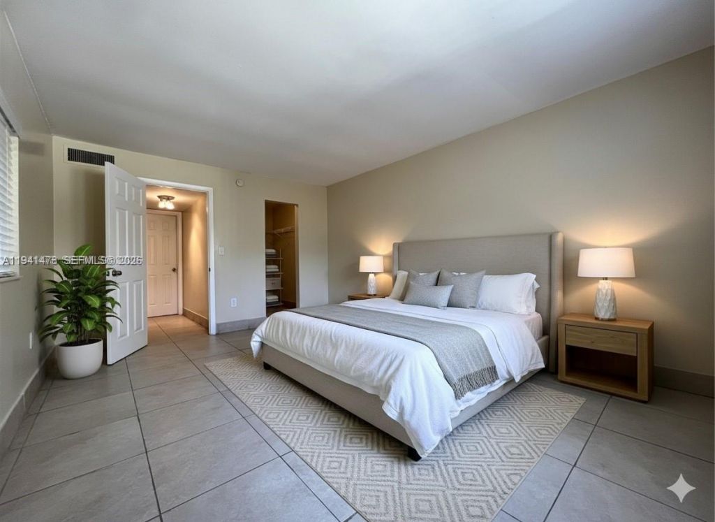 3700 NW 21st St, Unit 304, Lauderdale Lakes, FL 33311 Photo