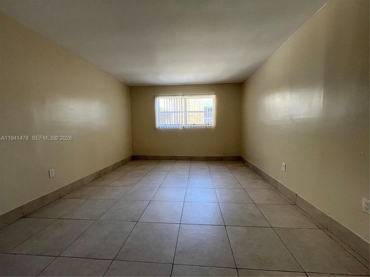 3700 NW 21st St, Unit 304, Lauderdale Lakes, FL 33311 Photo