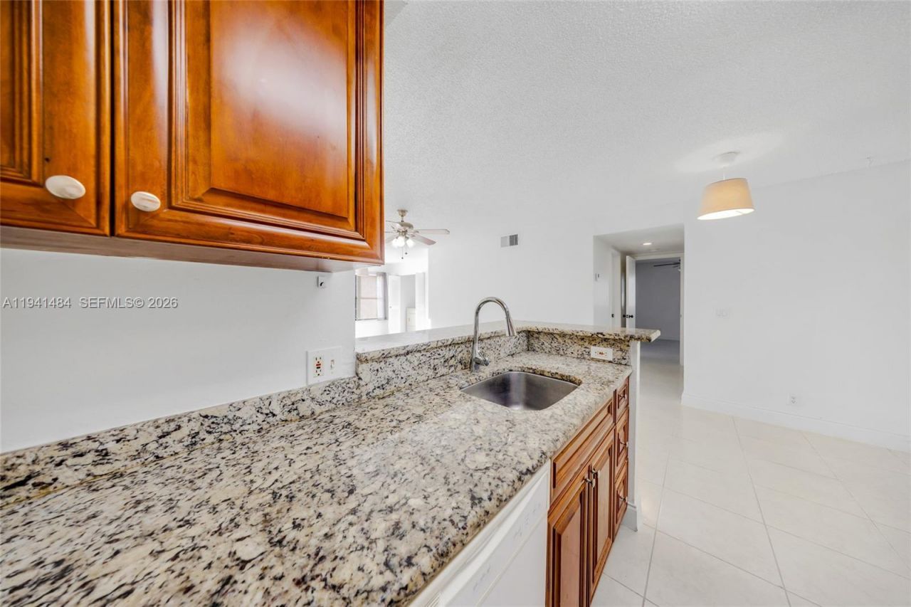 2986 S University Dr , Unit 8101, Davie, FL 33328 Photo