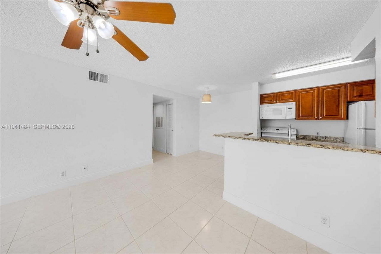 2986 S University Dr , Unit 8101, Davie, FL 33328 Photo