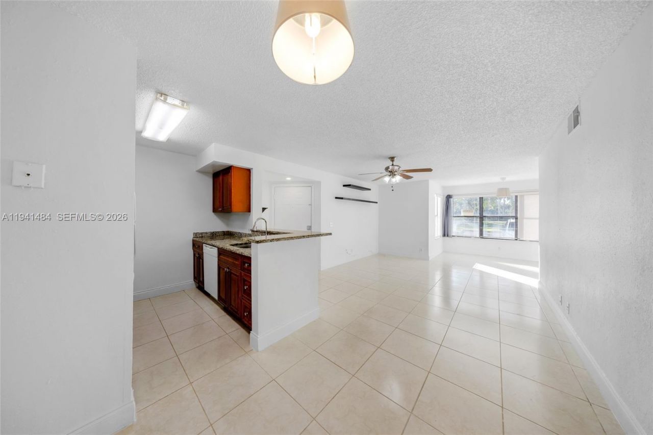 2986 S University Dr , Unit 8101, Davie, FL 33328 Photo