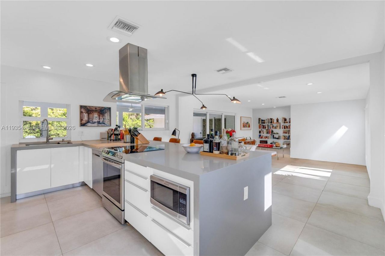 7465 SW 135th St , Pinecrest, FL 33156 Photo