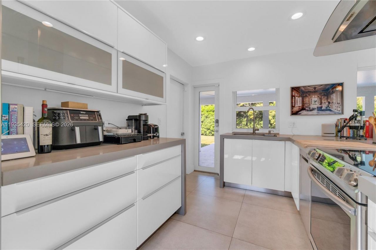 7465 SW 135th St , Pinecrest, FL 33156 Photo