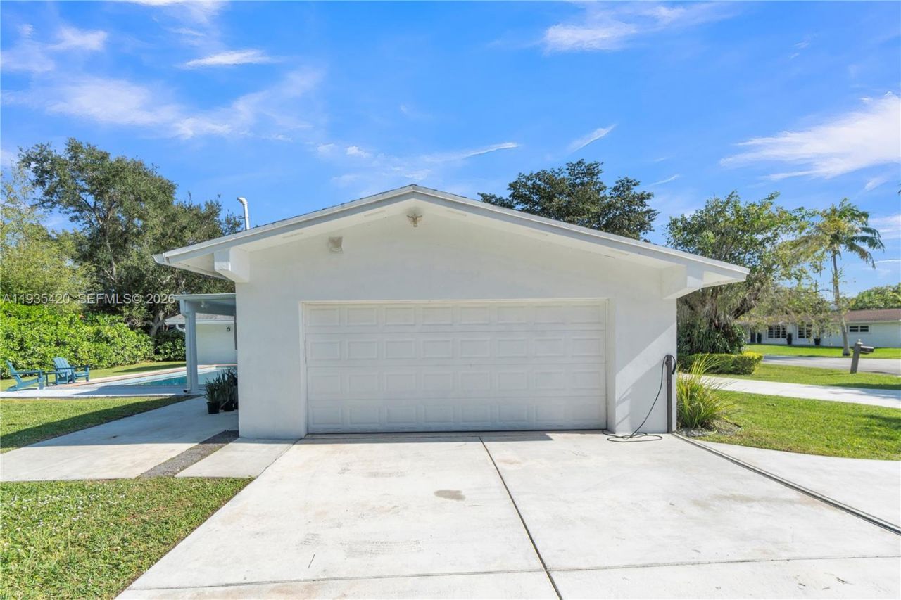 7465 SW 135th St , Pinecrest, FL 33156 Photo