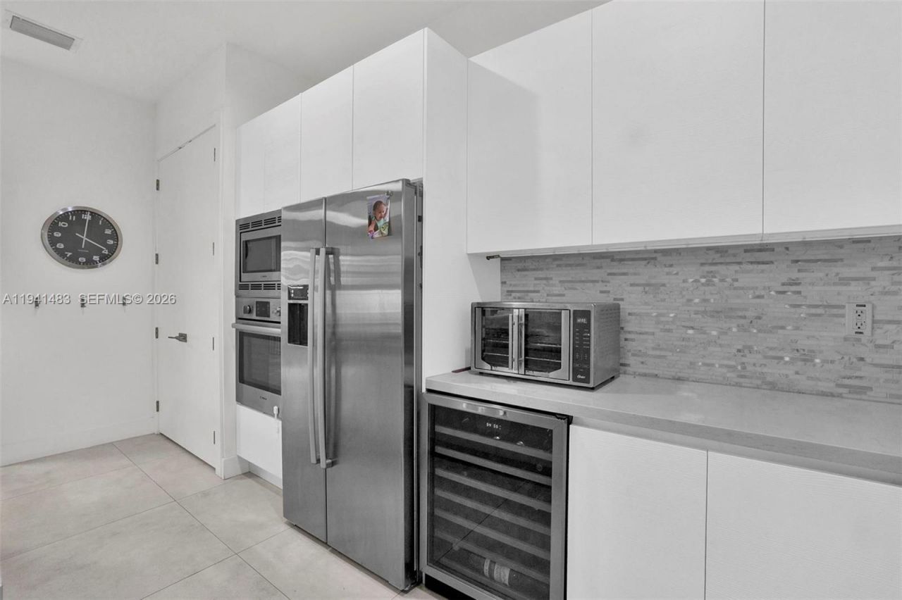 10055 NW 77th St , Doral, FL 33178 Photo