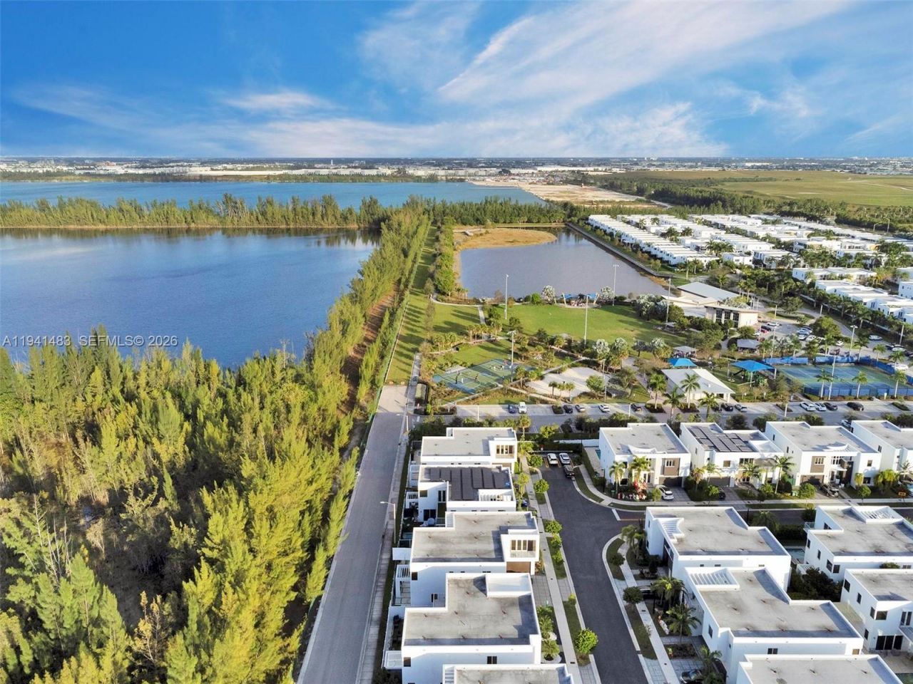 10055 NW 77th St , Doral, FL 33178 Photo