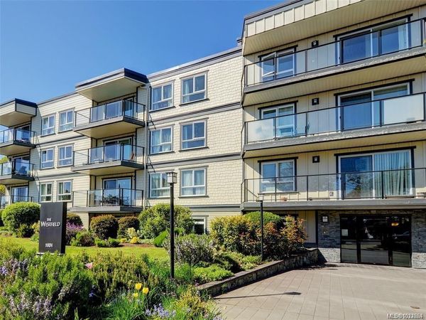 1024 Fairfield Rd, Unit 204, Victoria, BC V8V 3A5