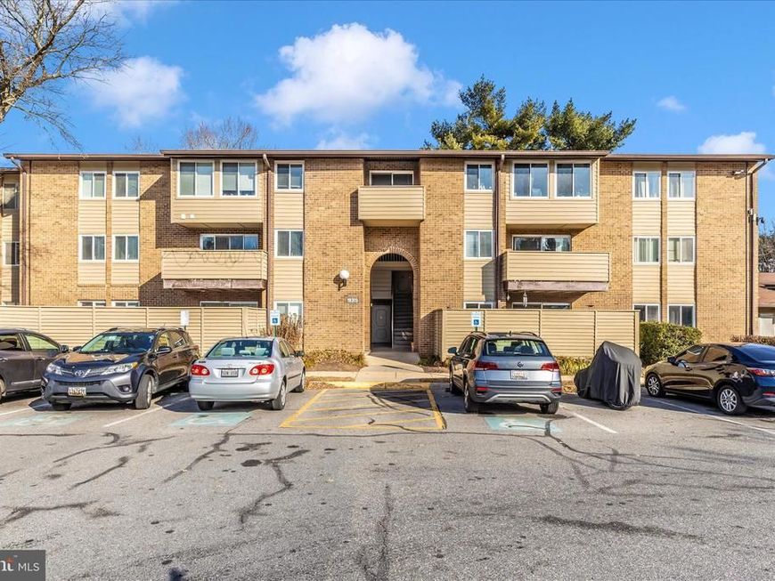 19315 Club House Road, Unit 201, Gaithersburg, MD 20886 Main Photo