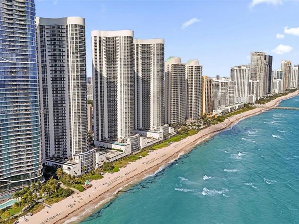15811 Collins Ave, Unit 2201, Sunny Isles Beach, FL 33160