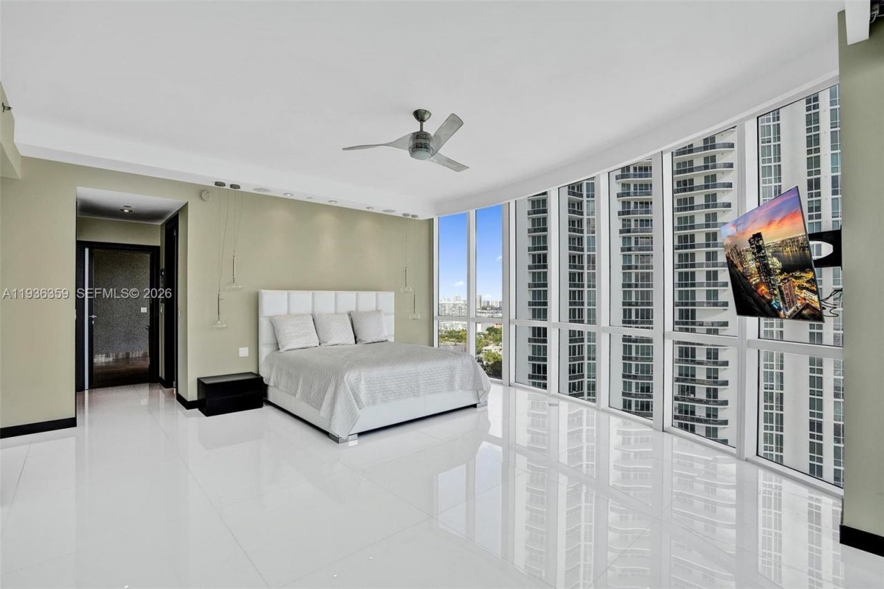 15811 Collins Ave, Unit 2201, Sunny Isles Beach, FL 33160 Photo