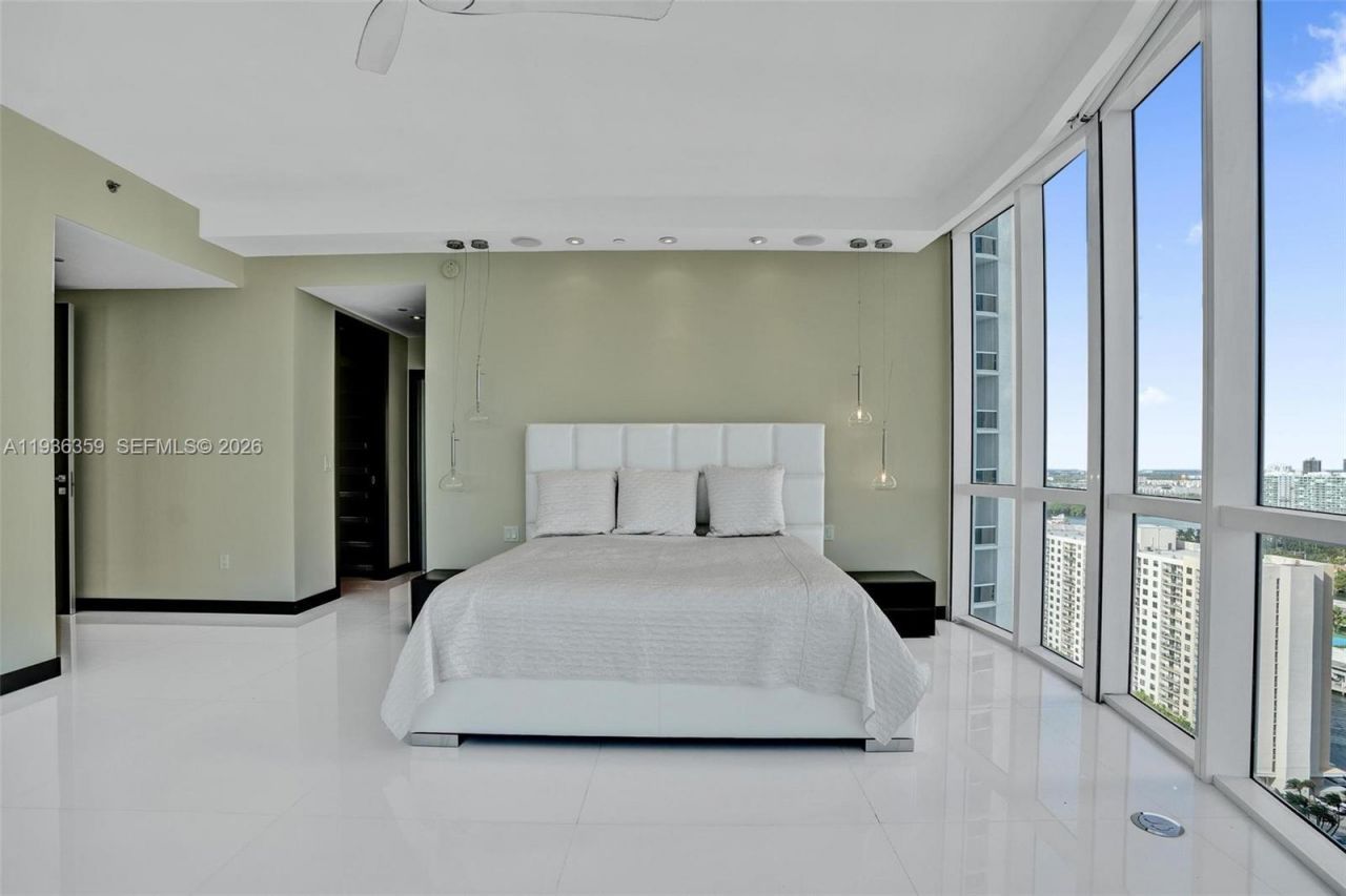 15811 Collins Ave, Unit 2201, Sunny Isles Beach, FL 33160 Photo