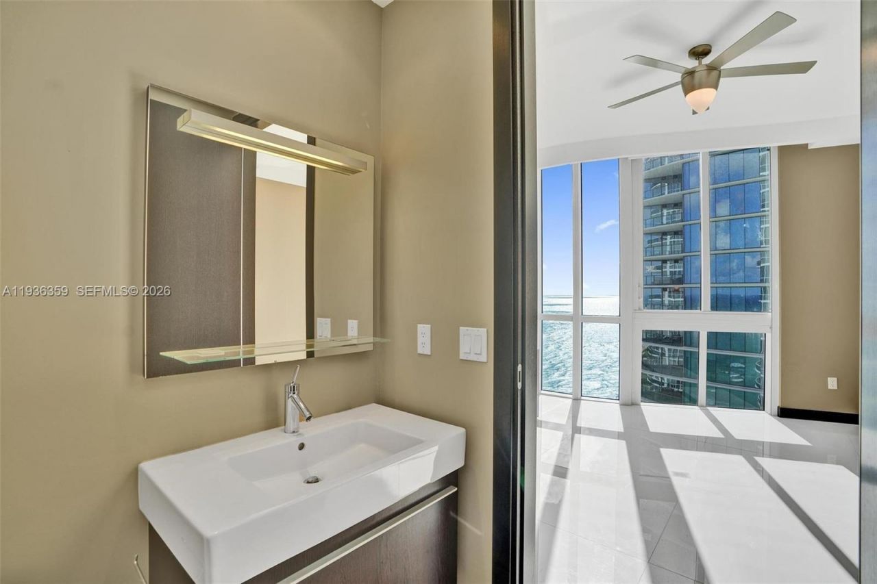 15811 Collins Ave, Unit 2201, Sunny Isles Beach, FL 33160 Photo