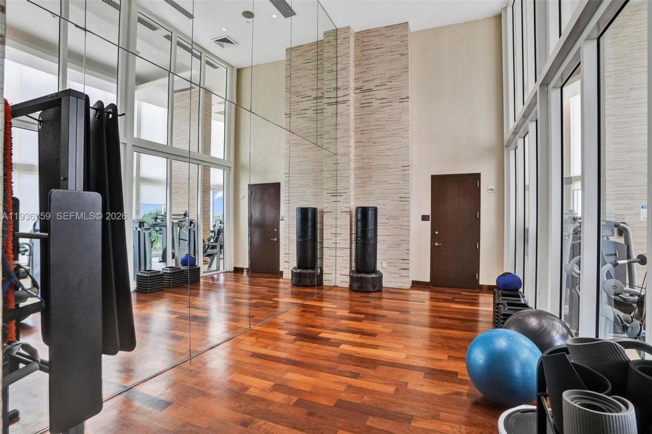 15811 Collins Ave, Unit 2201, Sunny Isles Beach, FL 33160 Photo